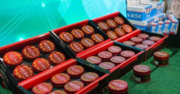 Đột kích 4 cửa hàng, bắt giữ giám đốc cầm đầu đường dây bán dược phẩm và mỹ phẩm giả, tịch thu 40.000 sản phẩm trị giá hơn 3 tỷ đồng