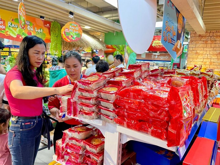 Bánh trung thu mở bán sớm 3 tháng - Ảnh 1