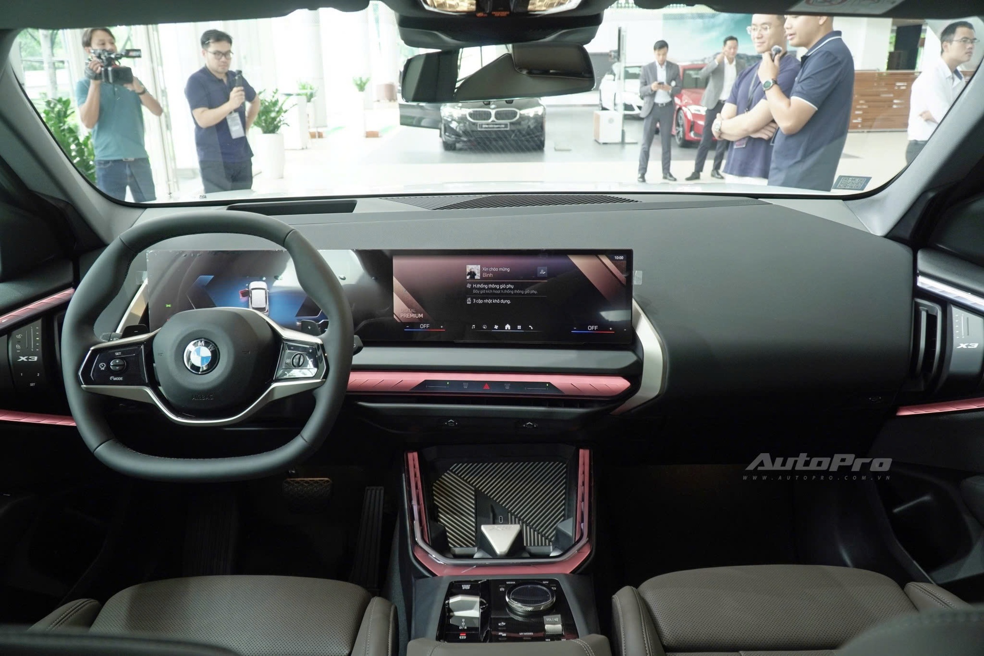 BMW X3 tăng giá hơn 300 triệu đồng nhưng vẫn rẻ hơn GLC 300, thêm cảnh báo điểm mù - Ảnh 3