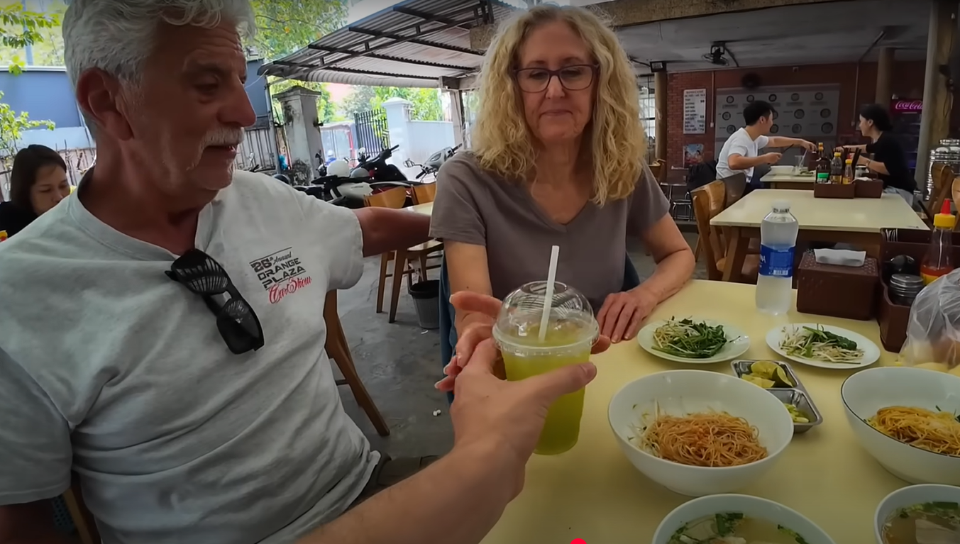 Khách Tây vừa uống thử 1 loại đồ uống Việt Nam liền thốt lên: “Độc nhất vô nhị”, phải mang về nhà! - Ảnh 2