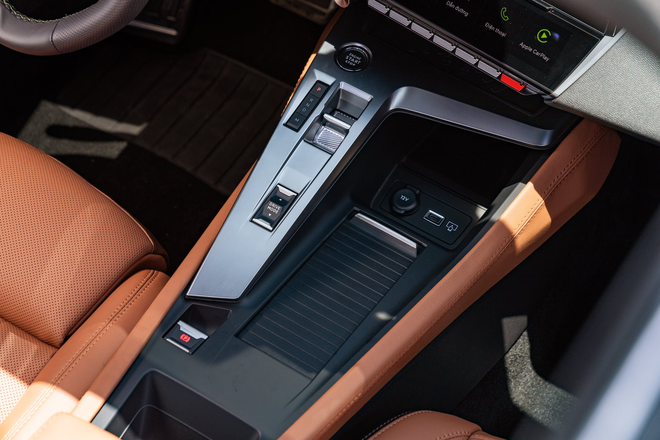 Peugeot 408 Legend Edition ra mắt tại Việt Nam: Giới hạn 215 chiếc, giá từ 1,04 tỷ đồng - Ảnh 9
