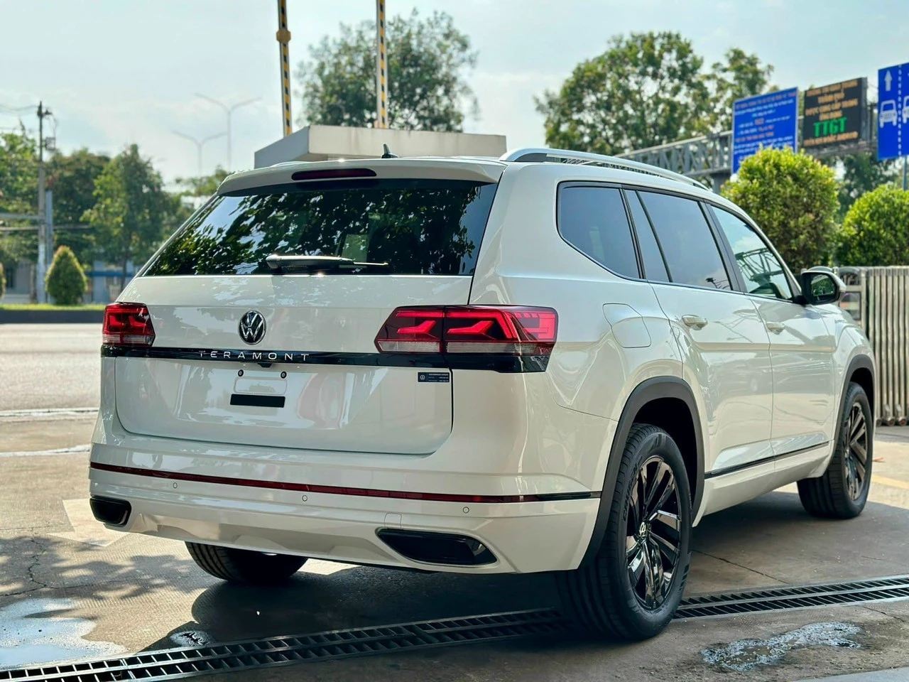 VW Teramont hạ giá kỷ lục còn 1,788 tỷ đồng: Là bản Limited nhiều 'option' xịn, tăng cạnh tranh trước Palisade, làm khó Explorer - Ảnh 5