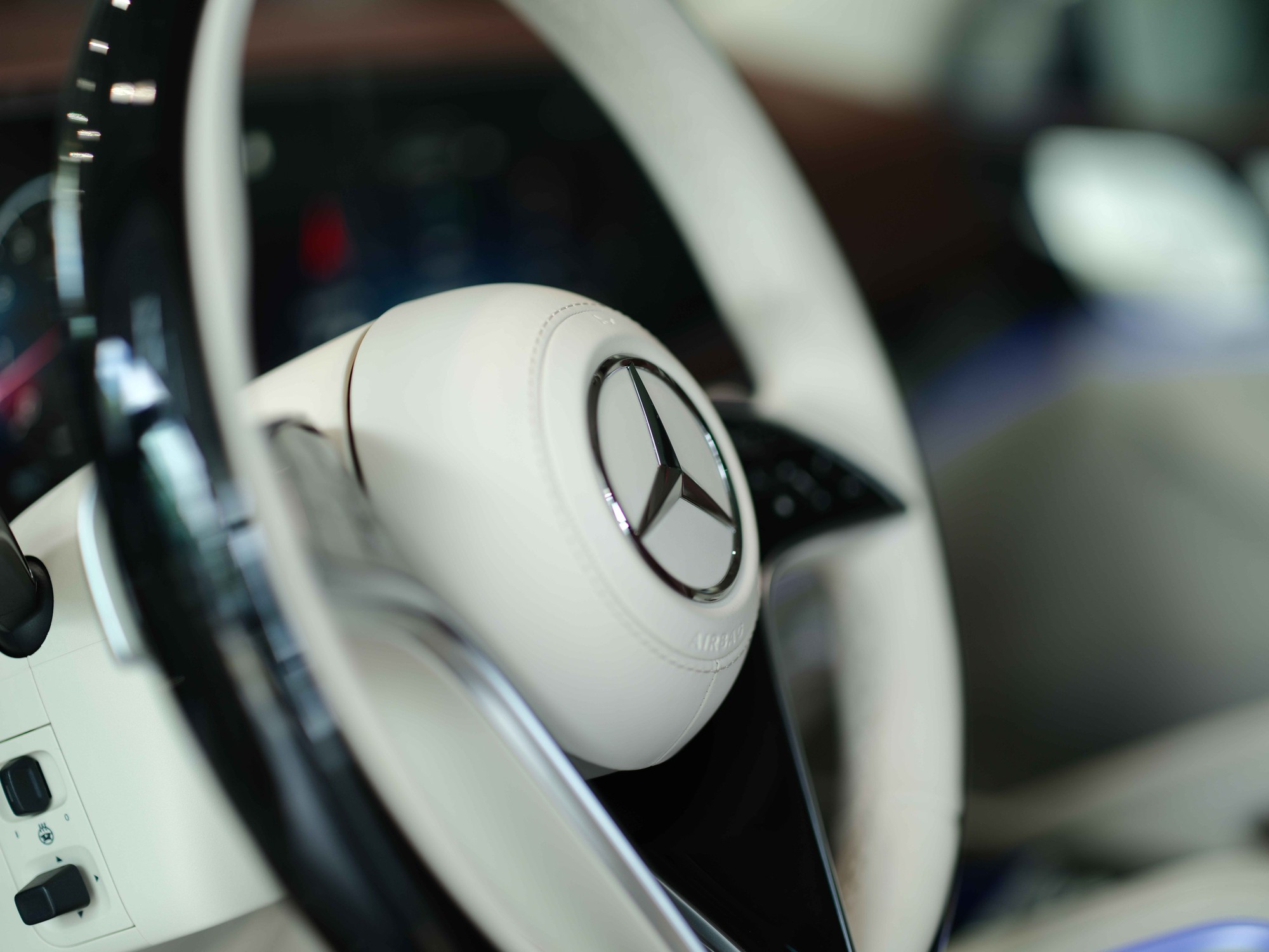 Bộ đôi SUV hạng sang GLS 450 4MATIC FL và 600 FL trình làng: Giá từ 5,6 - 12,3 tỷ đồng, bổ sung ADAS, thêm option đẳng cấp - Ảnh 13