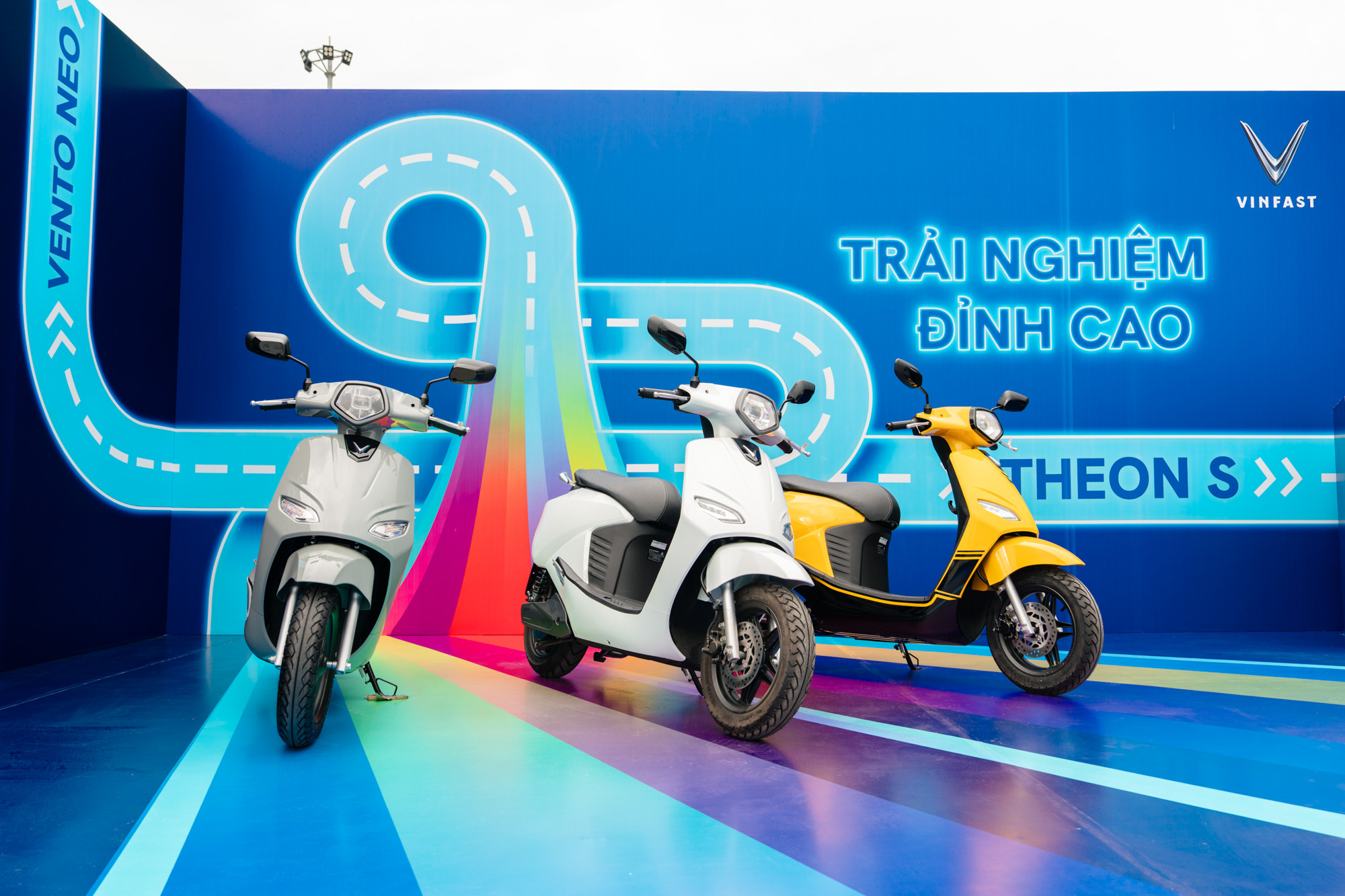 Mẫu xe máy điện đi từ Hà Nội đến Nghệ An mới cần sạc: Cốp rộng hơn Vision, Lead, giá "êm" - Ảnh 9