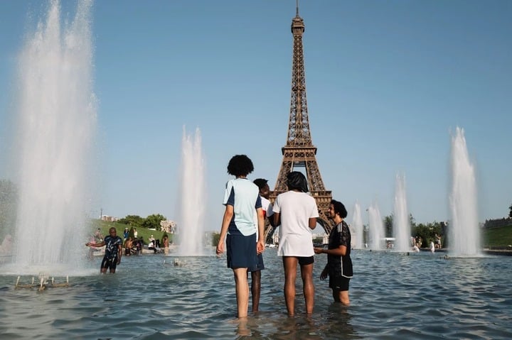 Vì sao máy điều hòa vẫn 'vắng bóng' giữa mùa hè nắng nóng kỷ lục ở châu Âu? - Ảnh 1