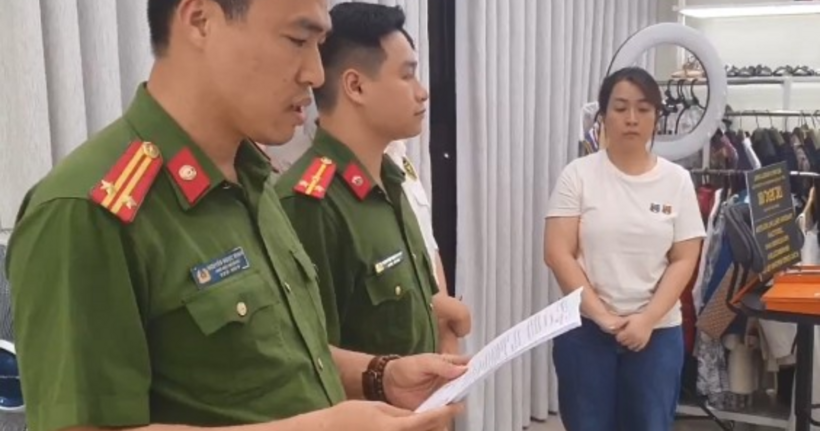 Hà Nội: Tạm giữ người phụ nữ bán hàng online trốn thuế có doanh thu hơn 800 tỷ đồng - Ảnh 1