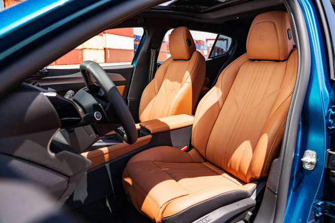 Peugeot 408 Legend Edition ra mắt tại Việt Nam: Giới hạn 215 chiếc, giá từ 1,04 tỷ đồng - Ảnh 5