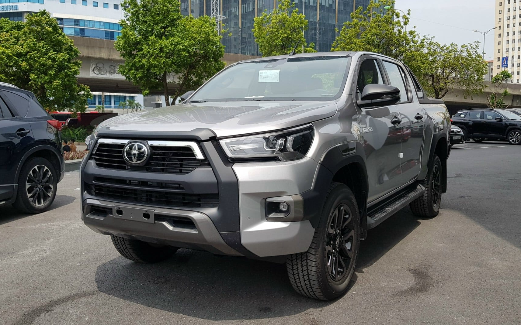 Toyota chiếm một nửa xe bán chạy nhất thế giới: Doanh số Corolla Cross tăng khủng nhất, Hilux bán ít ở Việt Nam nhưng leo top toàn cầu - Ảnh 3