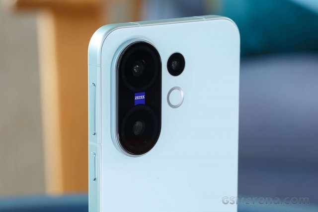 Mẫu điện thoại mang danh "kẻ huỷ diệt tí hon": Mạnh ngang Galaxy S25, pin 6.500mAh, giá rẻ hơn 3 triệu - Ảnh 1