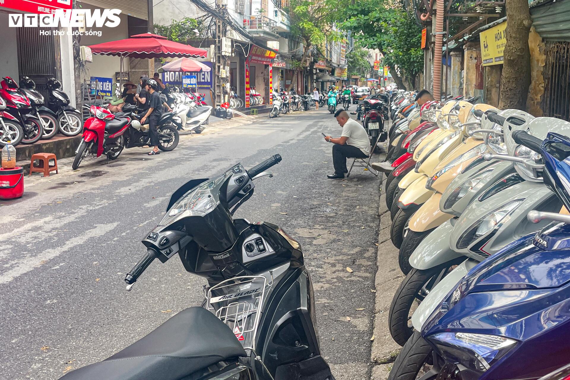 'Thủ phủ' xe máy cũ ở Hà Nội ế ẩm trước thông tin xe xăng sắp bị thay thế - Ảnh 10