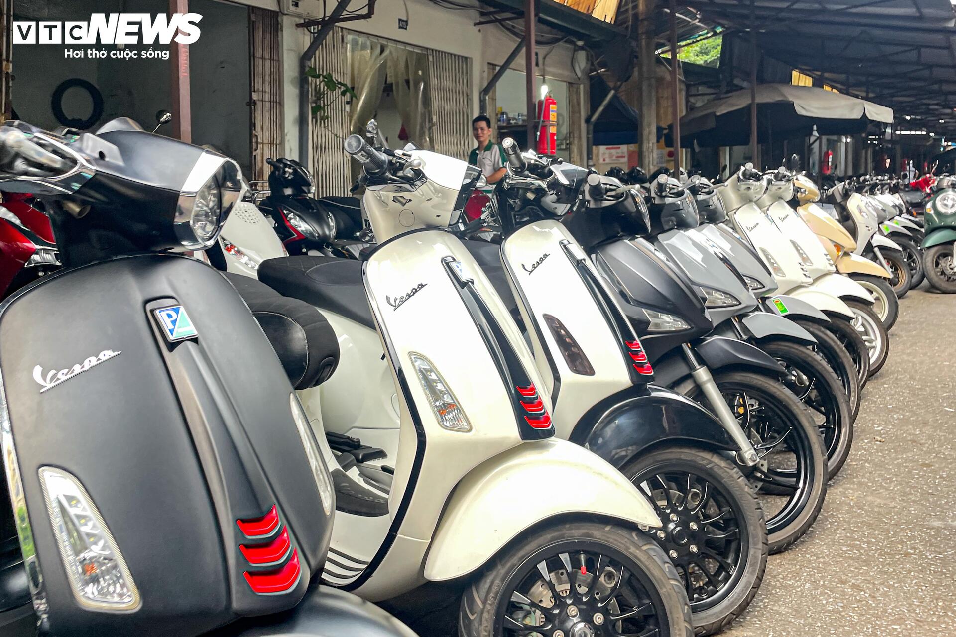 'Thủ phủ' xe máy cũ ở Hà Nội ế ẩm trước thông tin xe xăng sắp bị thay thế - Ảnh 5