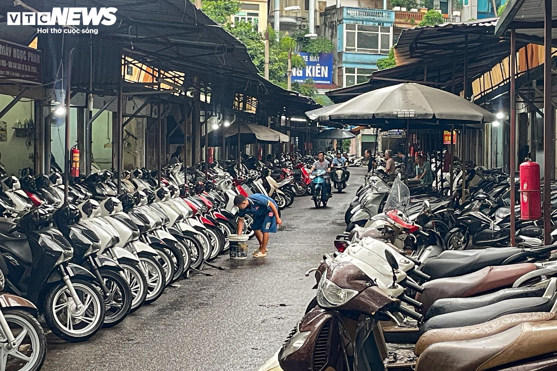 'Thủ phủ' xe máy cũ ở Hà Nội ế ẩm trước thông tin xe xăng sắp bị thay thế - Ảnh 4