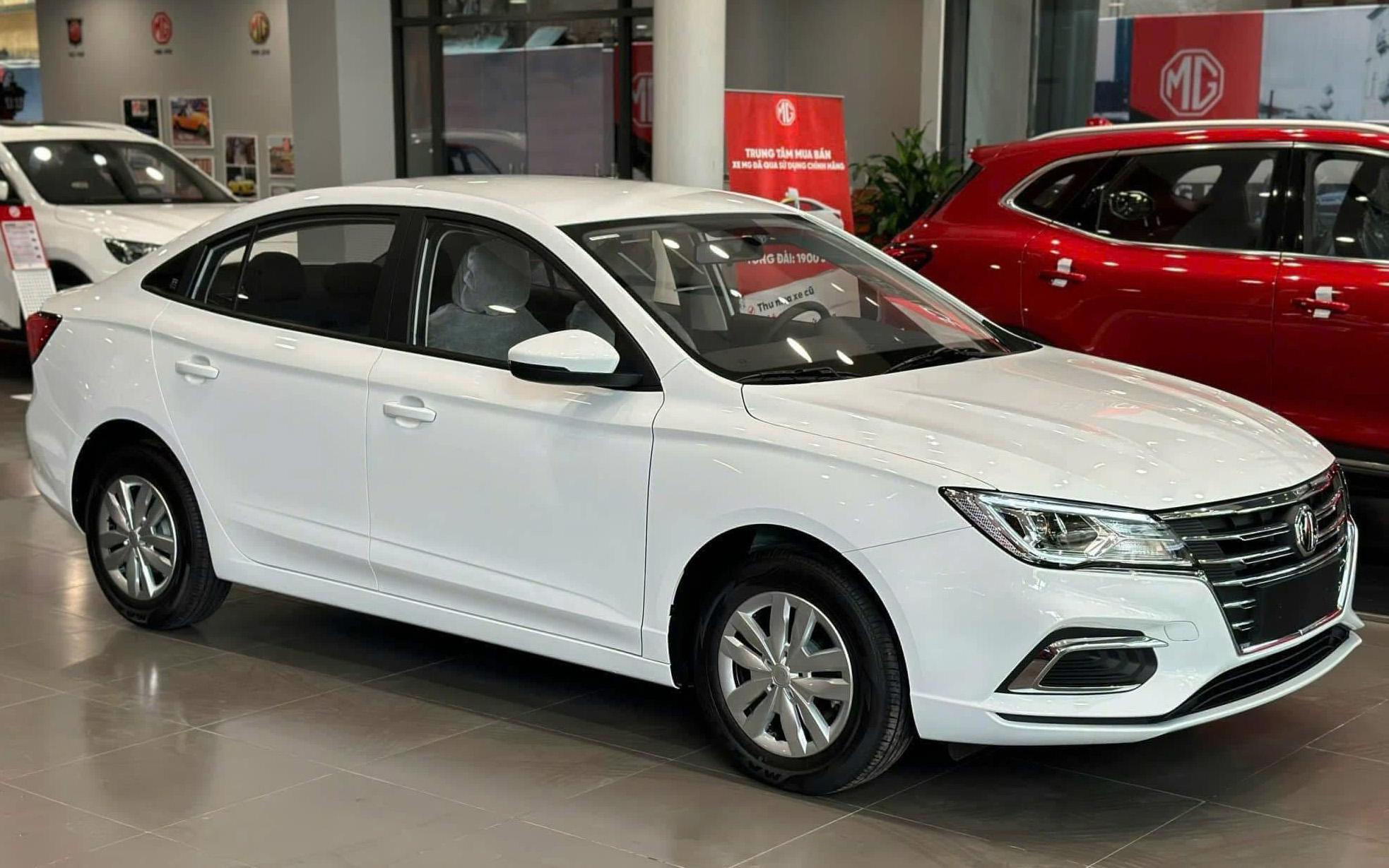 Loạt xe giảm sốc phá đáy, thiết lập lại sàn giá phân khúc tại Việt Nam: Từ sedan cỡ C 295 triệu đến SUV cỡ D 855 triệu đồng - Ảnh 3