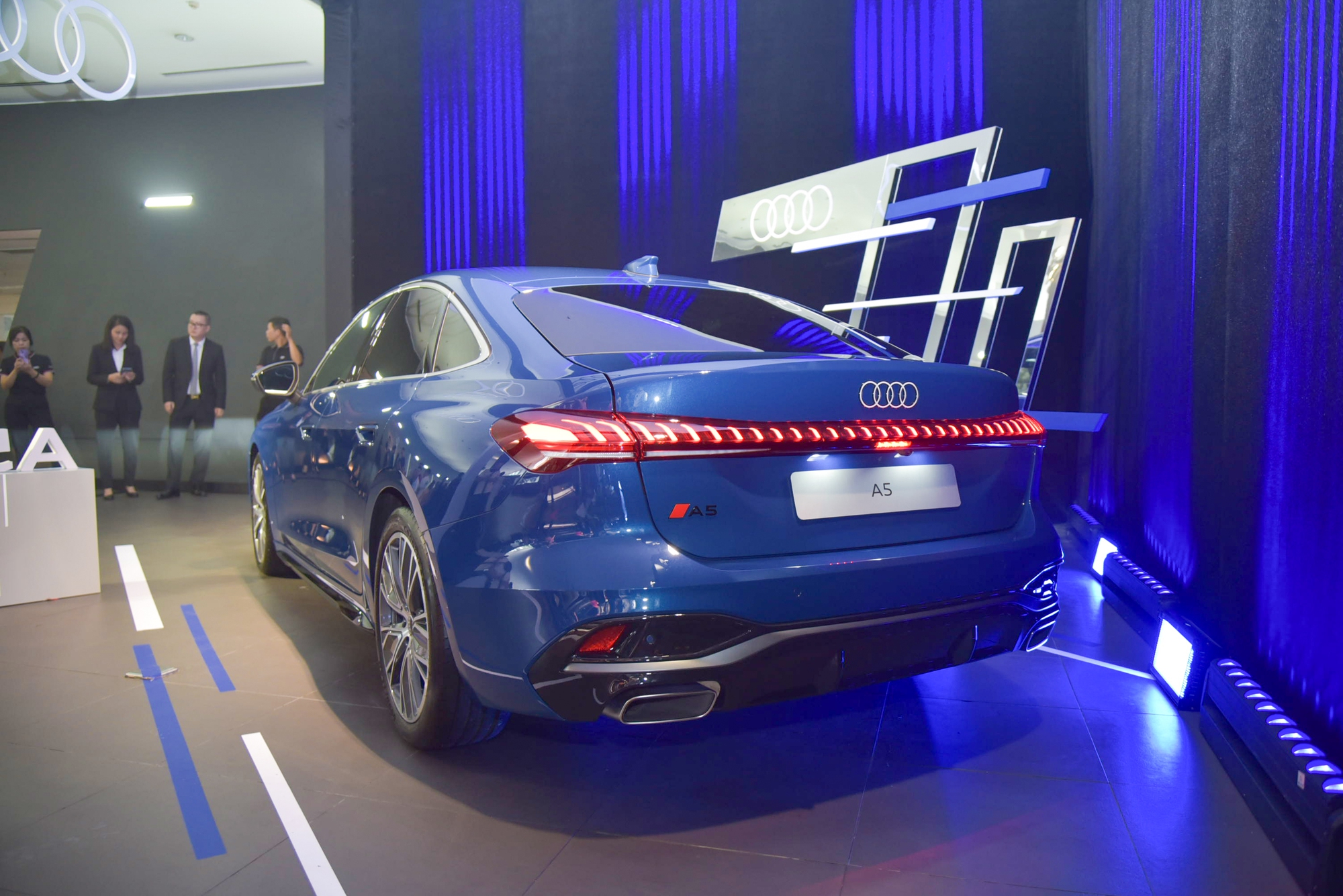 Audi A5 2025 ra mắt Việt Nam: Giá 2,2 tỷ, 3 màn hình trên táp lô, đấu C-Class và 3-Series - Ảnh 6