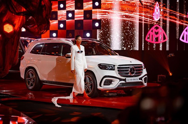 Mercedes-Benz Việt Nam ra mắt bộ đôi GLS mới trong triển lãm LiveRARE - Ảnh 1