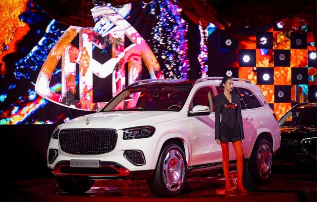 Mercedes-Benz Việt Nam ra mắt bộ đôi GLS mới trong triển lãm LiveRARE - Ảnh 2