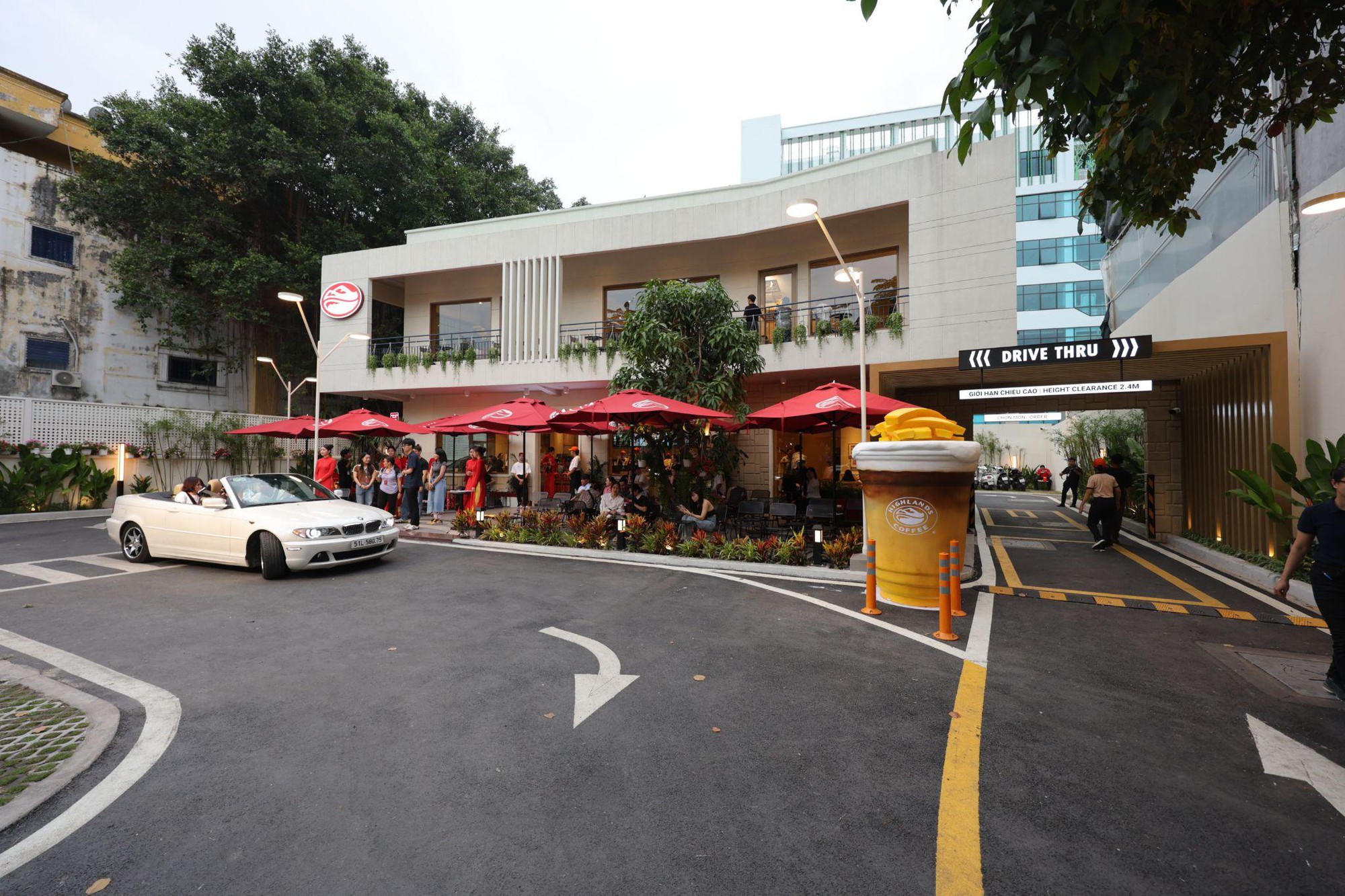 Cửa hàng Drive-Thru của Highlands: Trào lưu hay tất yếu - Ảnh 2