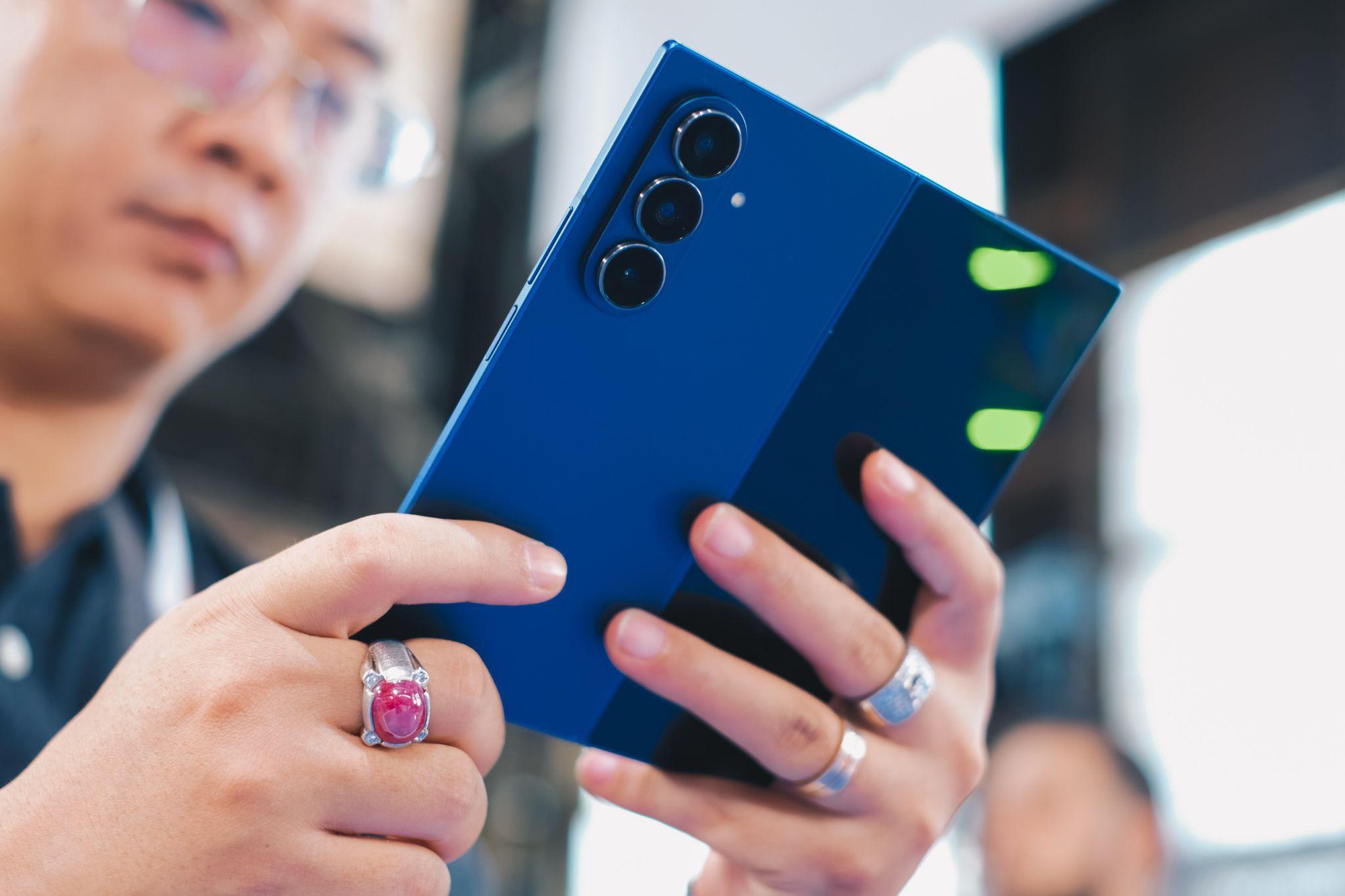 Với Galaxy Z Fold7 và Z Flip7, Samsung đã phá vỡ rào cản cuối cùng của điện thoại gập - Ảnh 2