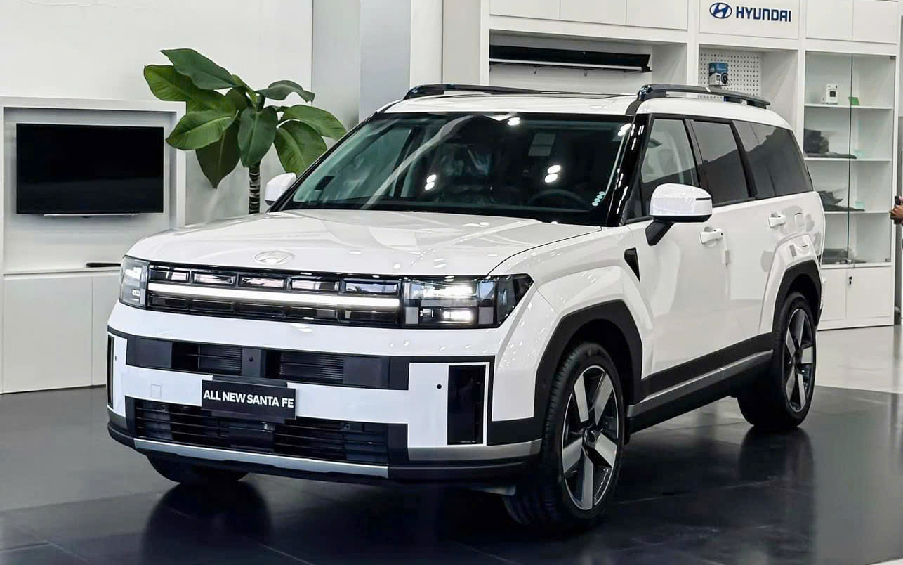 Loạt xe giảm sốc phá đáy, thiết lập lại sàn giá phân khúc tại Việt Nam: Từ sedan cỡ C 295 triệu đến SUV cỡ D 855 triệu đồng - Ảnh 1