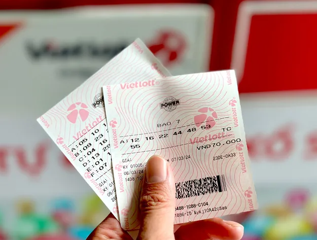 Ngỡ ngàng kỷ lục độc đắc 127 tỷ đồng Vietlott: Khách luận số từ 1 tờ voucher, đánh đi đánh lại nhiều lần - Ảnh 2