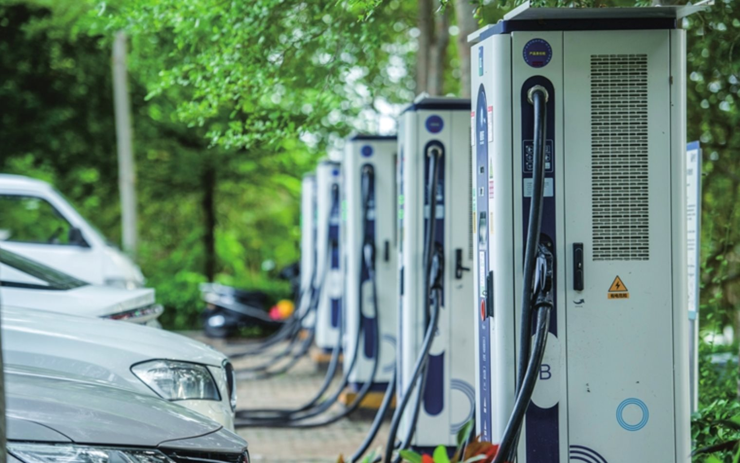 Quốc gia châu Á là 'vua trạm sạc xe điện': Nhiều gấp 9 lần Mỹ, chênh lệch hàng chục lần so với châu Âu, mạng lưới sạc siêu nhanh gây 'sốc' - Ảnh 2