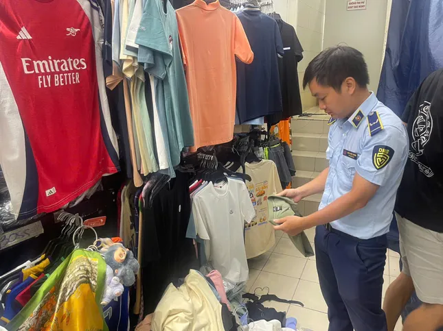 Những kẽ hở tạo ‘thiên đường lợi nhuận’ cho hàng giả, hàng nhái - Ảnh 2