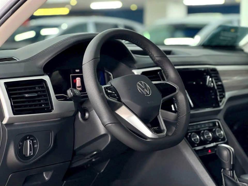 VW Teramont hạ giá kỷ lục còn 1,788 tỷ đồng: Là bản Limited nhiều 'option' xịn, tăng cạnh tranh trước Palisade, làm khó Explorer - Ảnh 2