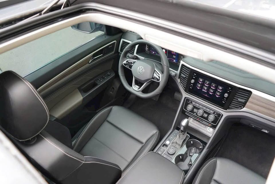 VW Teramont hạ giá kỷ lục còn 1,788 tỷ đồng: Là bản Limited nhiều 'option' xịn, tăng cạnh tranh trước Palisade, làm khó Explorer - Ảnh 12