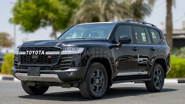 Toyota Land Cruiser tiếp tục cháy hàng tại Nhật Bản - Ảnh 1