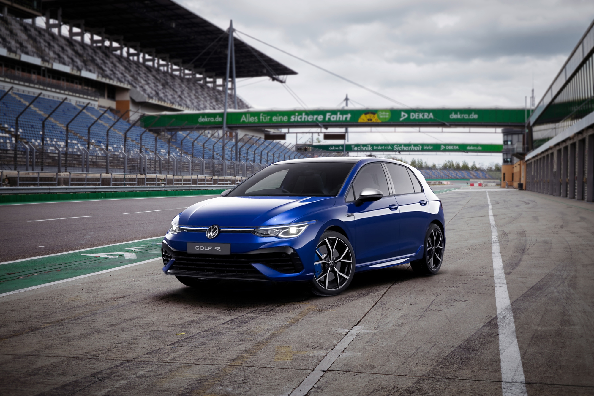 VW Golf giá cao nhất gần 1,9 tỷ đồng: ‘Không gánh doanh số, mà có thể để gõ đầu Civic Type R’ - Ảnh 3