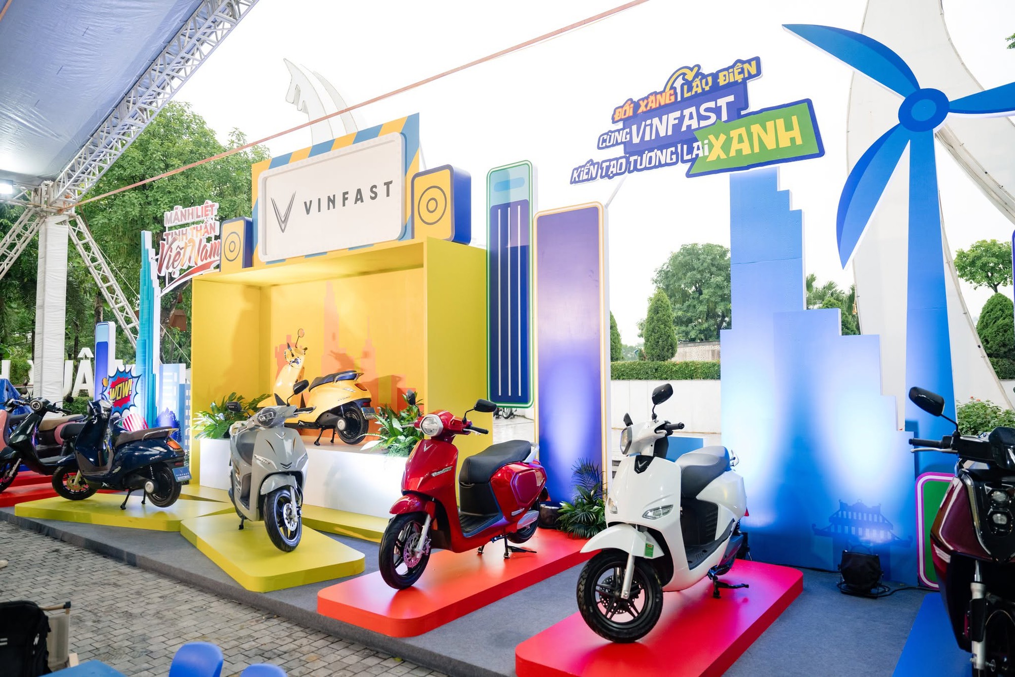 Nữ tài xế Xanh SM Bike: ‘22,5 triệu/tháng, 10 tiếng/ngày, chuyển sang xe điện thấy khỏe hơn vì…’ - Ảnh 7