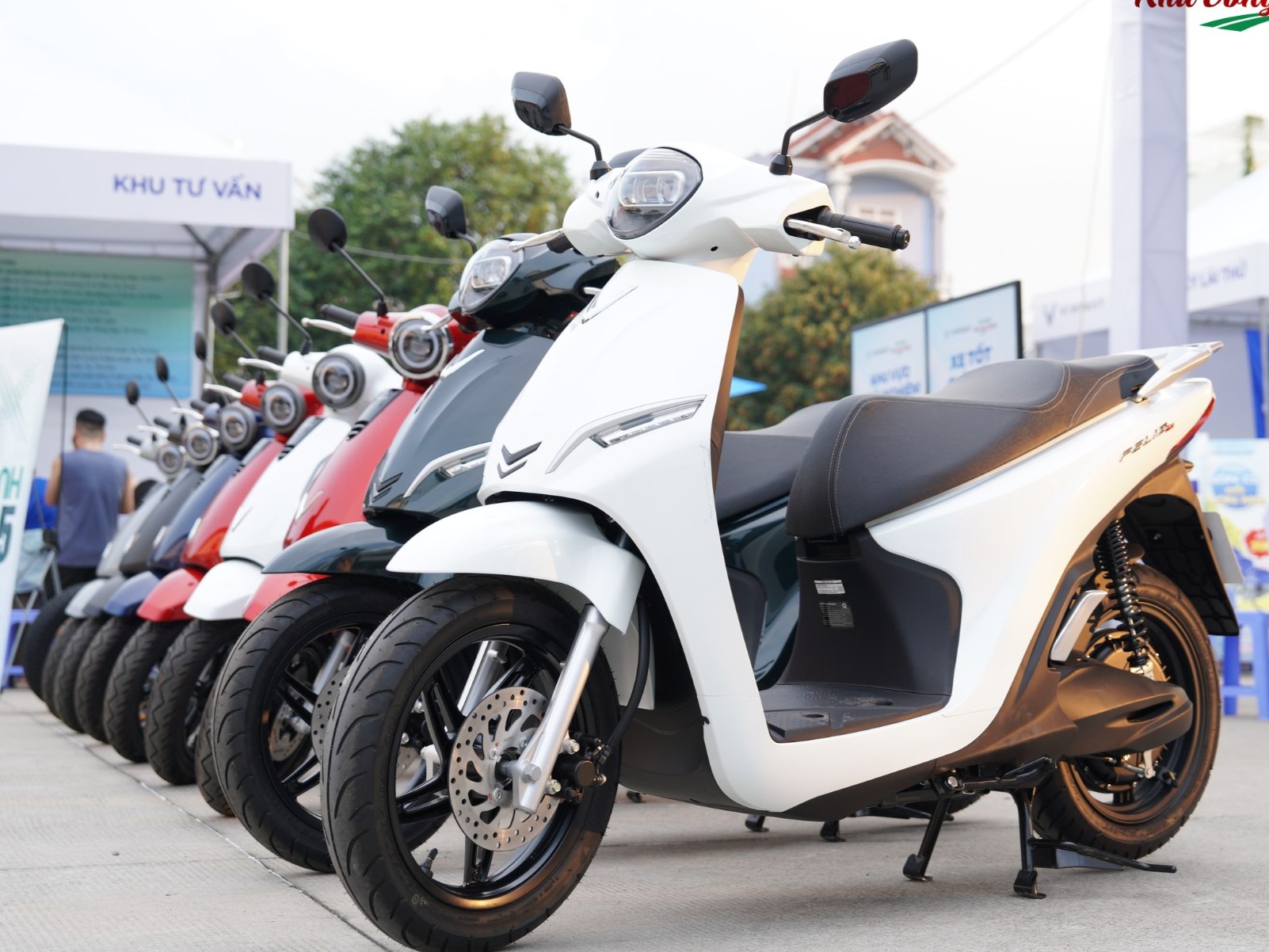 Nữ tài xế Xanh SM Bike: ‘22,5 triệu/tháng, 10 tiếng/ngày, chuyển sang xe điện thấy khỏe hơn vì…’ - Ảnh 8