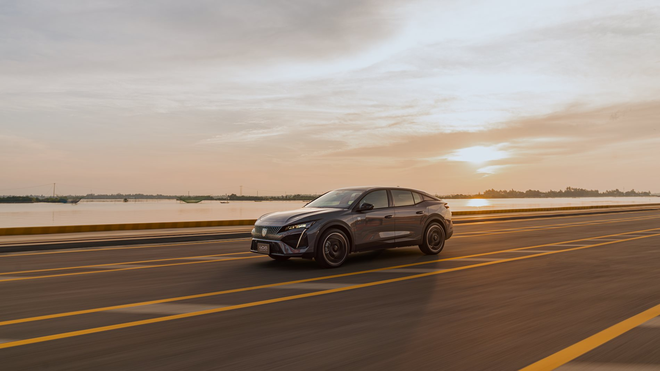 Peugeot 408 Legend Edition ra mắt tại Việt Nam: Giới hạn 215 chiếc, giá từ 1,04 tỷ đồng - Ảnh 11