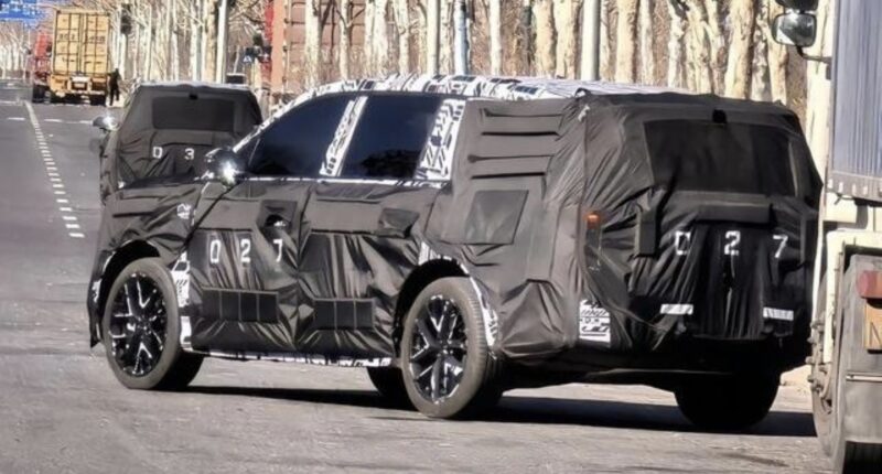 Xiaomi YU7 còn 'nợ' khách 300.000 xe chưa giao, mẫu YU9 'full size' đã xuất hiện trên đường - một điểm khác biệt cực kỳ lớn - Ảnh 2