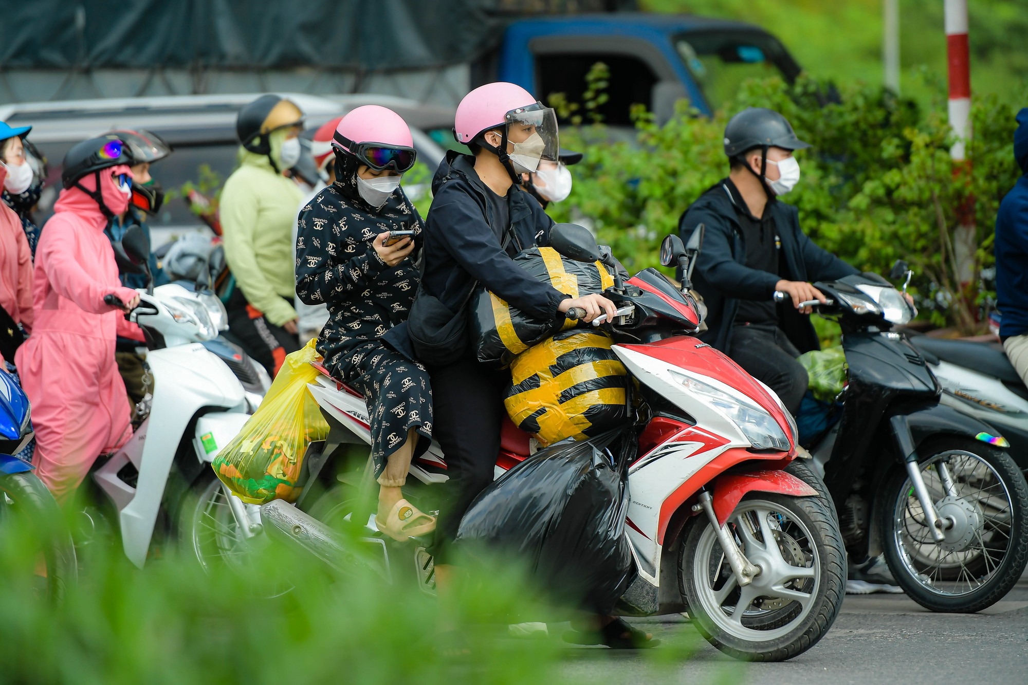 Giảm lệ phí trước bạ xe máy tại Hà Nội, TP HCM... từ hôm nay 1-7 - Ảnh 1