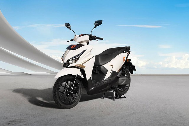 4 mẫu xe máy điện ngang giá Vision đáng lựa chọn nhất hiện nay: Có mẫu 'đi mãi' vẫn an tâm vì sẵn pin - Ảnh 4