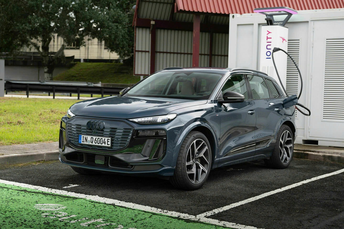 4 xe sang đồng loạt ra mắt Việt Nam tuần này: Cao nhất 12,5 tỷ, thêm lựa chọn xe điện đang ‘trend’ - Ảnh 11