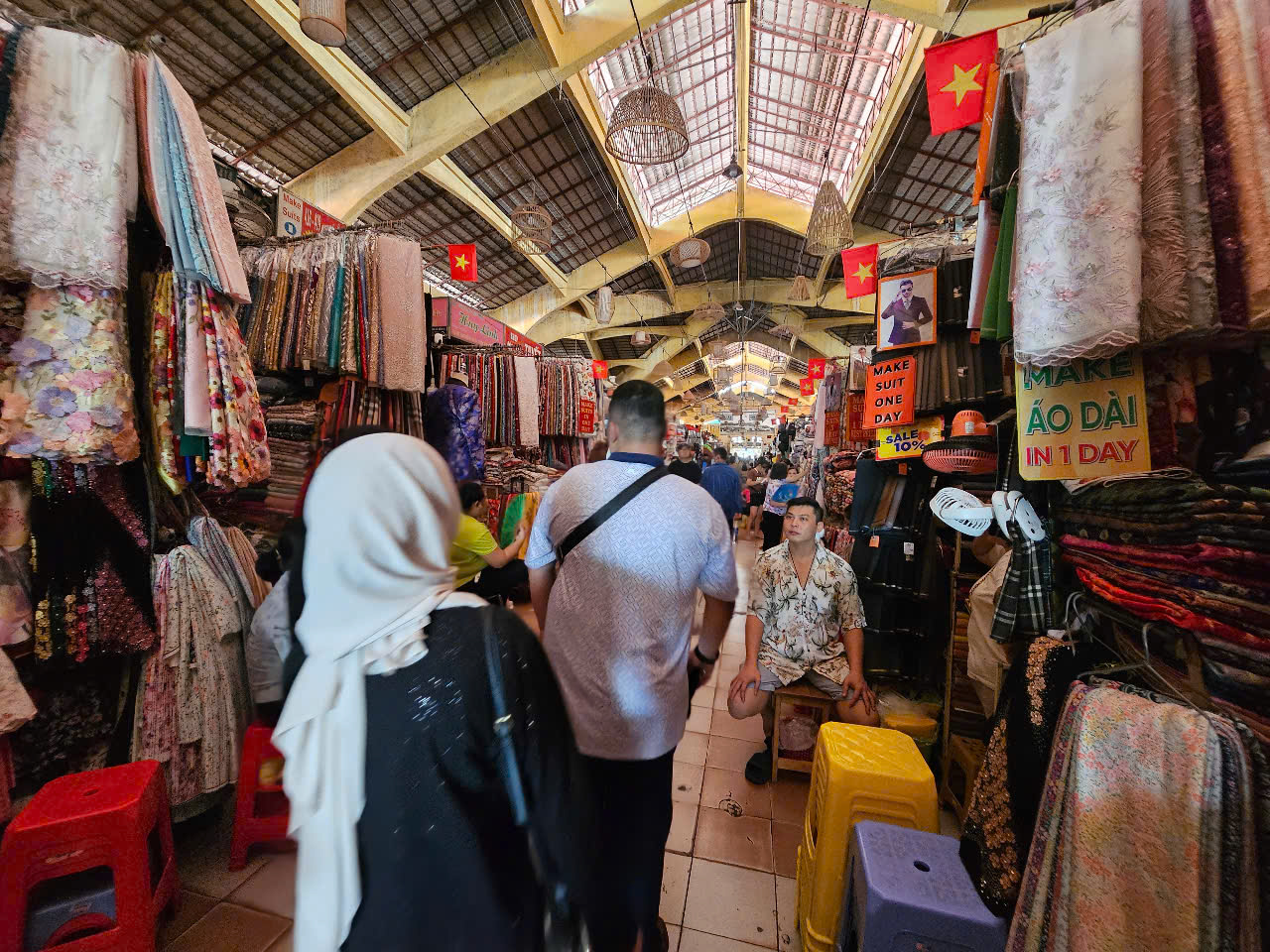 Nhiều tiểu thương ở Saigon Square vẫn tiếp tục đóng cửa sạp, nghỉ bán - Ảnh 4