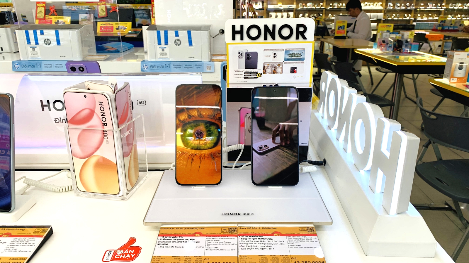 Smartphone từ 1 thương hiệu đang ưu đãi đến 30% tại Thế Giới Di Động - Ảnh 1