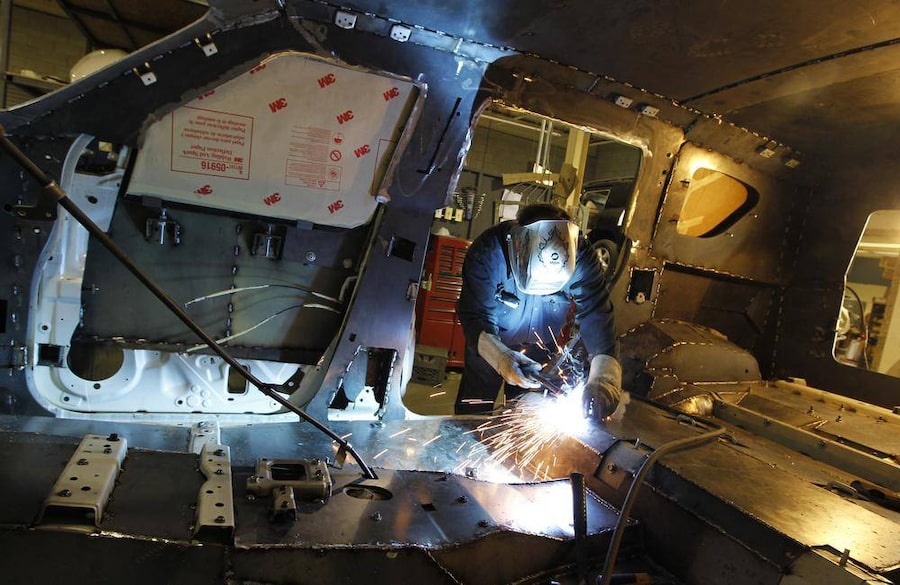 Bí mật cái tên giúp VinFast làm lớp chống đạn cho xe Lạc Hồng 900 LX: Nổi danh 30 năm, chất lượng miễn bàn - Ảnh 3