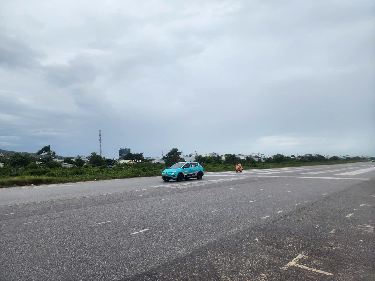 CLIP: Cận cảnh khu đất sân bay cũ ở Phú Quốc được bán đấu giá 35.000 tỉ đồng - Ảnh 8