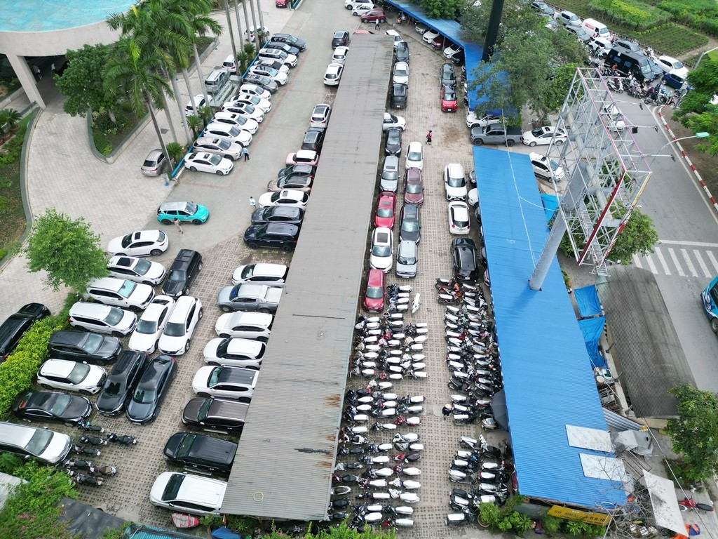 Hà Nội: 4 vị trí khu vực cấm xe máy xăng dự kiến làm bãi đỗ, trạm sạc xe điện - Ảnh 1