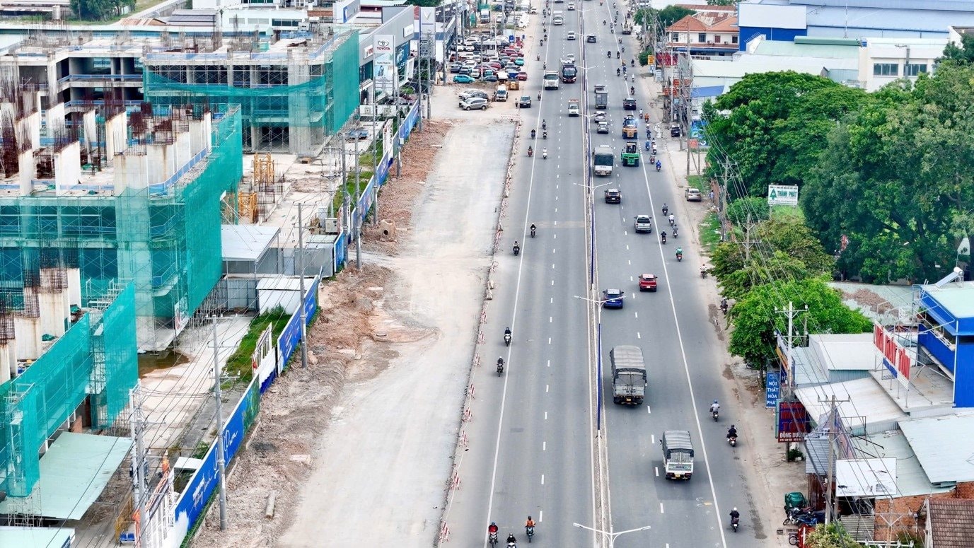 Hậu sáp nhập, mức độ quan tâm bất động sản bỗng tăng mạnh, dòng tiền đang đổ vào phân khúc nào? - Ảnh 1