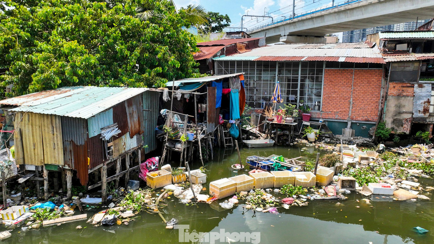 Cận cảnh con rạch ô nhiễm nặng ở TPHCM được đầu tư hơn 8.500 tỷ đồng để 'hồi sinh' - Ảnh 10