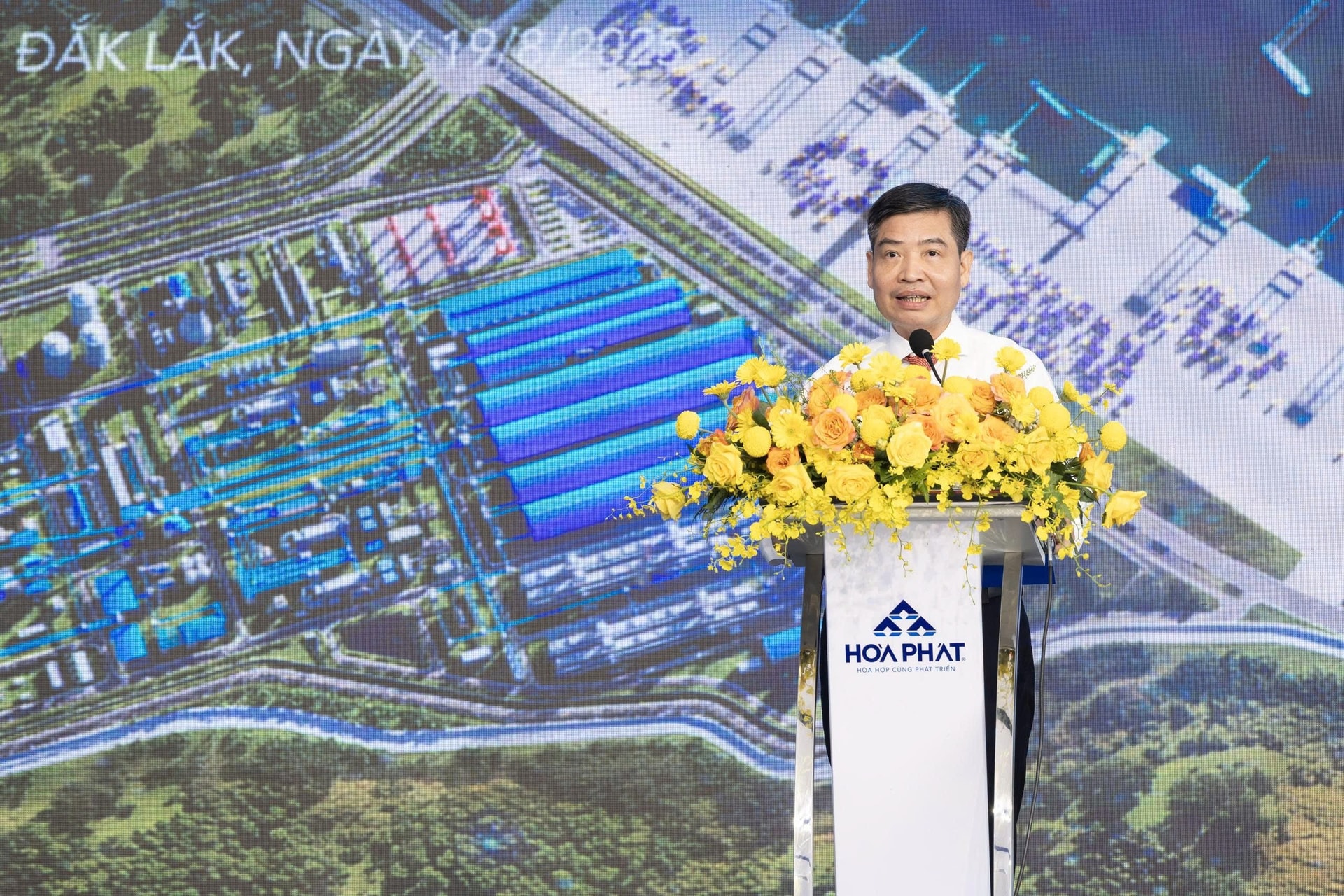 Tỷ phú Trần Đình Long khởi động dự án KCN Hòa Tâm – Giai đoạn 1 và Cảng Bãi Gốc, tổng vốn đầu tư 120.000 tỷ đồng - Ảnh 1