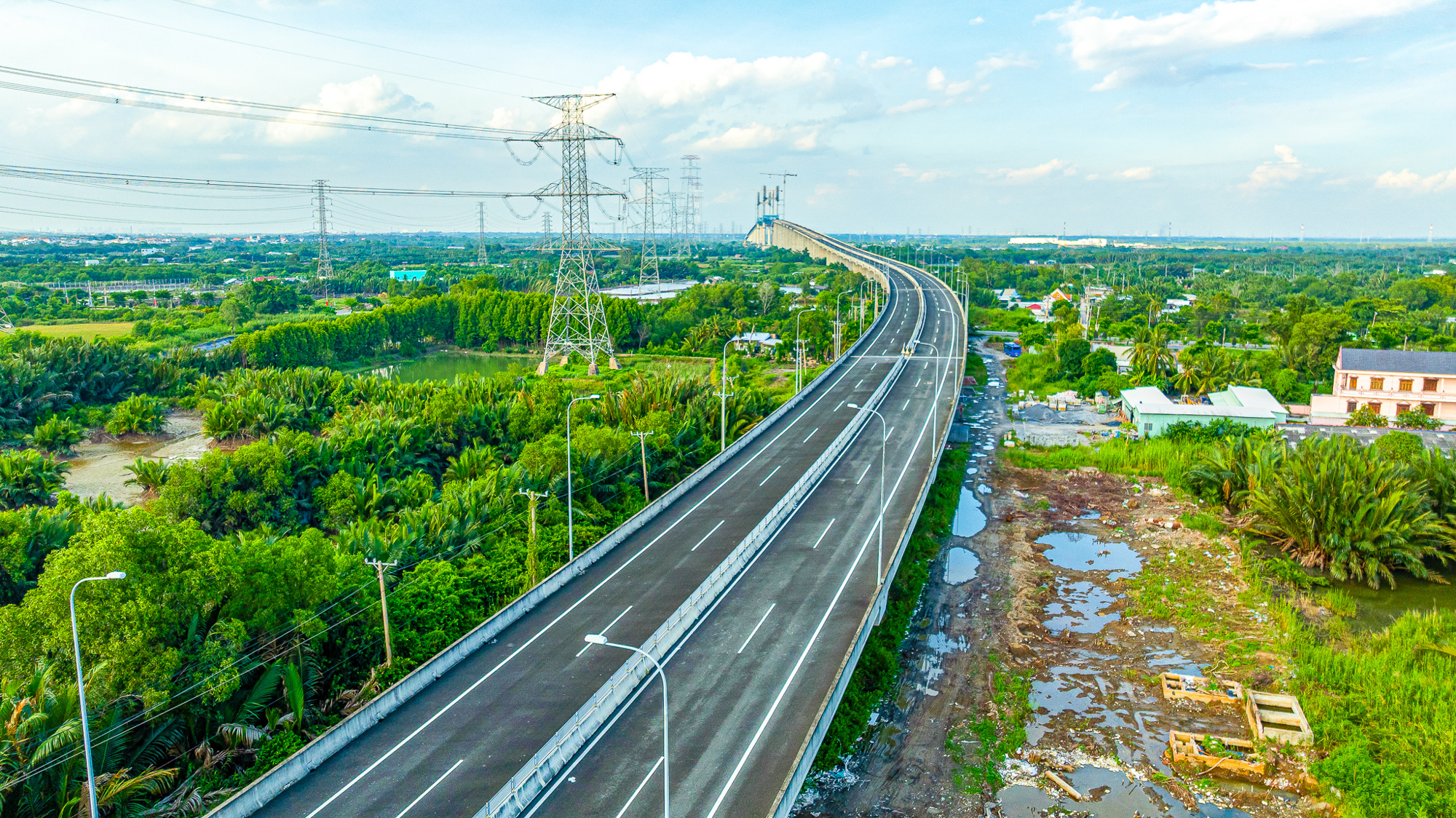 Ngắm cầu dây văng cao nhất Việt Nam sắp thông xe, siêu dự án 9 tỷ USD của tỷ phú Phạm Nhật Vượng được hưởng lợi - Ảnh 10