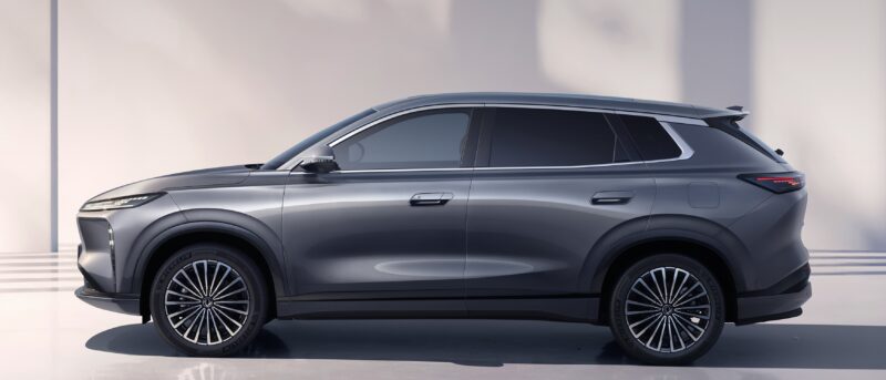 'Ông trùm' xe tải tại Việt Nam ra mắt SUV ngang cỡ Honda CR-V: siêu tiết kiệm xăng chỉ 2,4L/100 km, giá chưa tới 500 triệu đồng - Ảnh 2