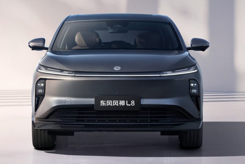 'Ông trùm' xe tải tại Việt Nam ra mắt SUV ngang cỡ Honda CR-V: siêu tiết kiệm xăng chỉ 2,4L/100 km, giá chưa tới 500 triệu đồng - Ảnh 1