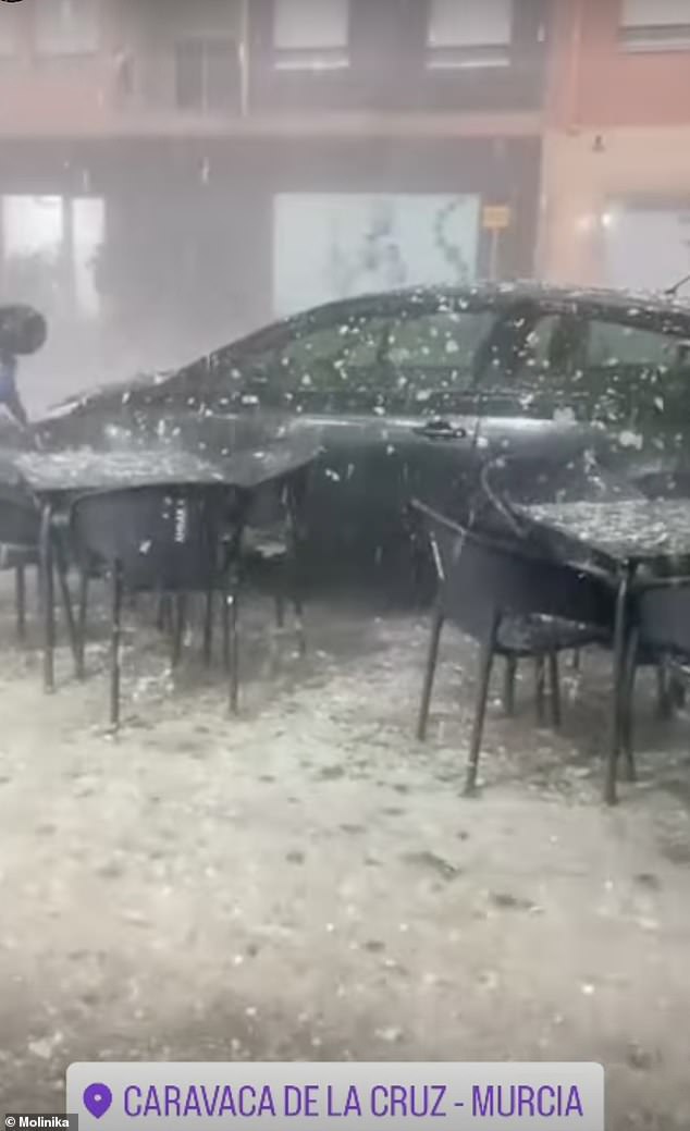 Tây Ban Nha kinh hoàng: Bão lũ bất thường tấn công khắp nơi, loạt hiện tượng lạ cùng xảy ra một lúc - Ảnh 2