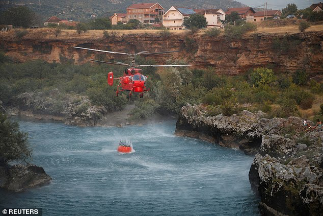 Châu Âu đang đỏ lửa như địa ngục: Người tử vong vì say nắng, nhiệt độ cao kỷ lục, cháy rừng khắp nơi và hàng ngàn người phải sơ tán - Ảnh 9